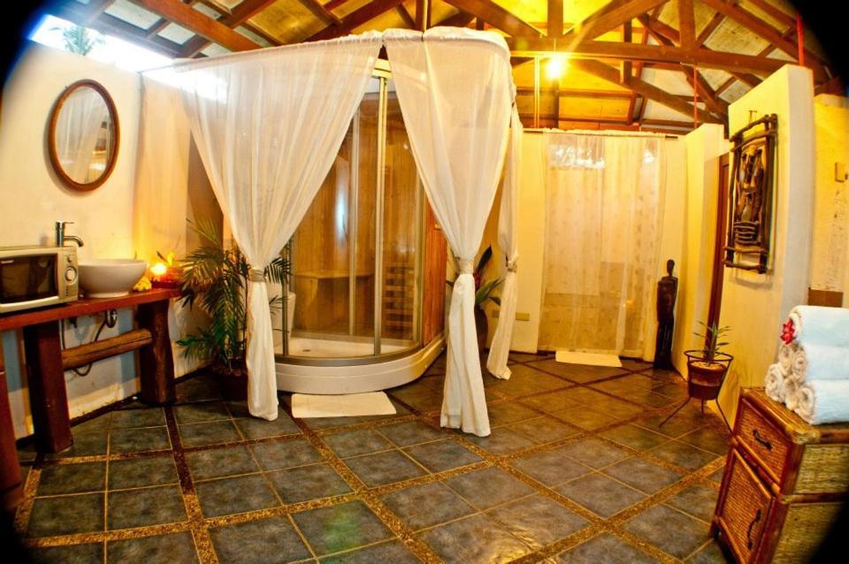 Crystal Paradise Resort Spa & Winery Narra Екстериор снимка