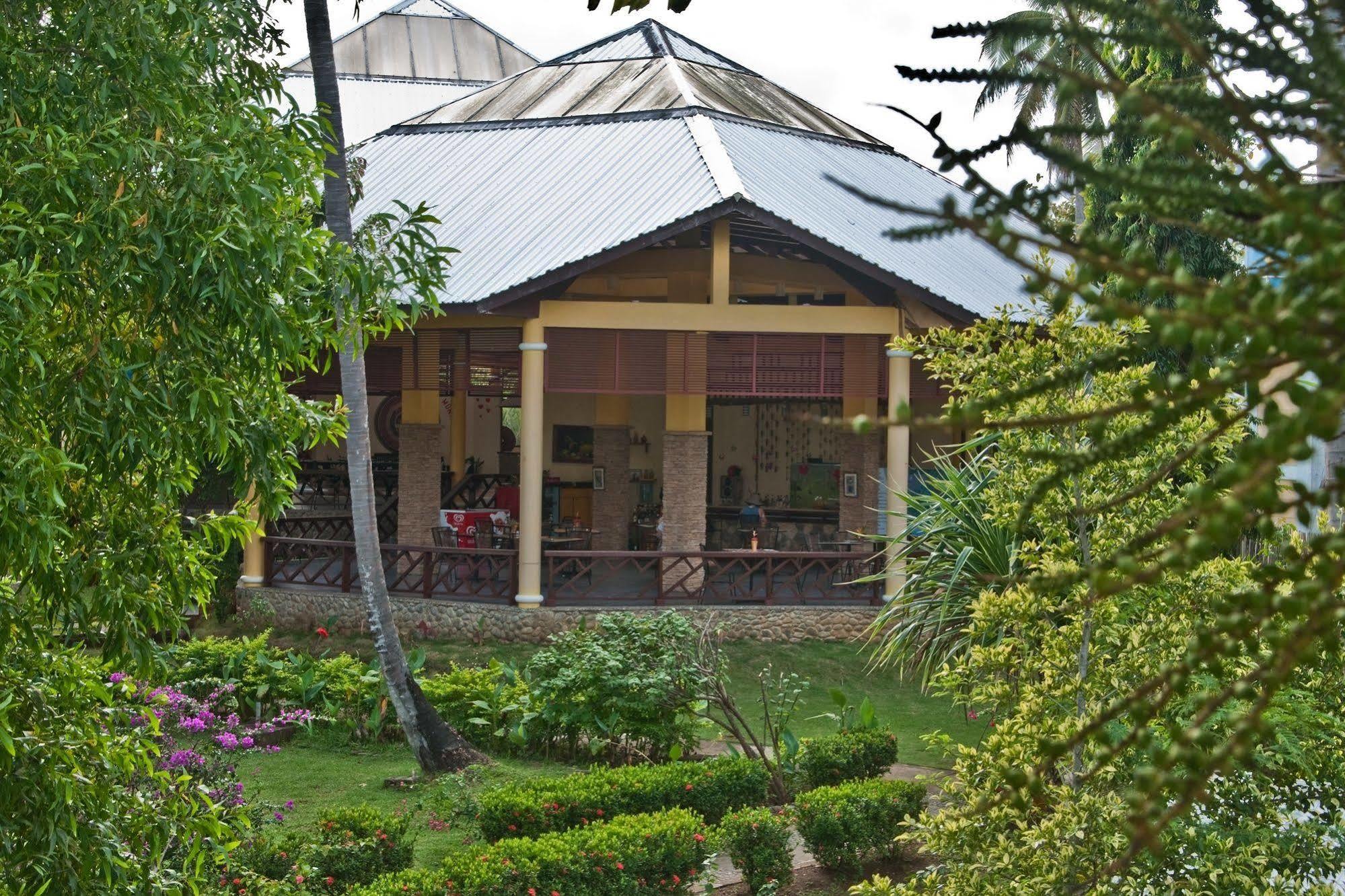 Crystal Paradise Resort Spa & Winery Narra Екстериор снимка
