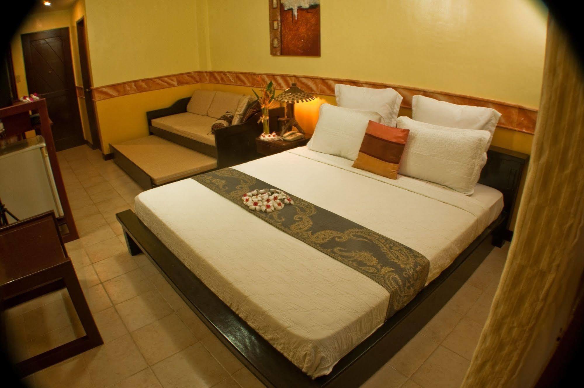 Crystal Paradise Resort Spa & Winery Narra Екстериор снимка