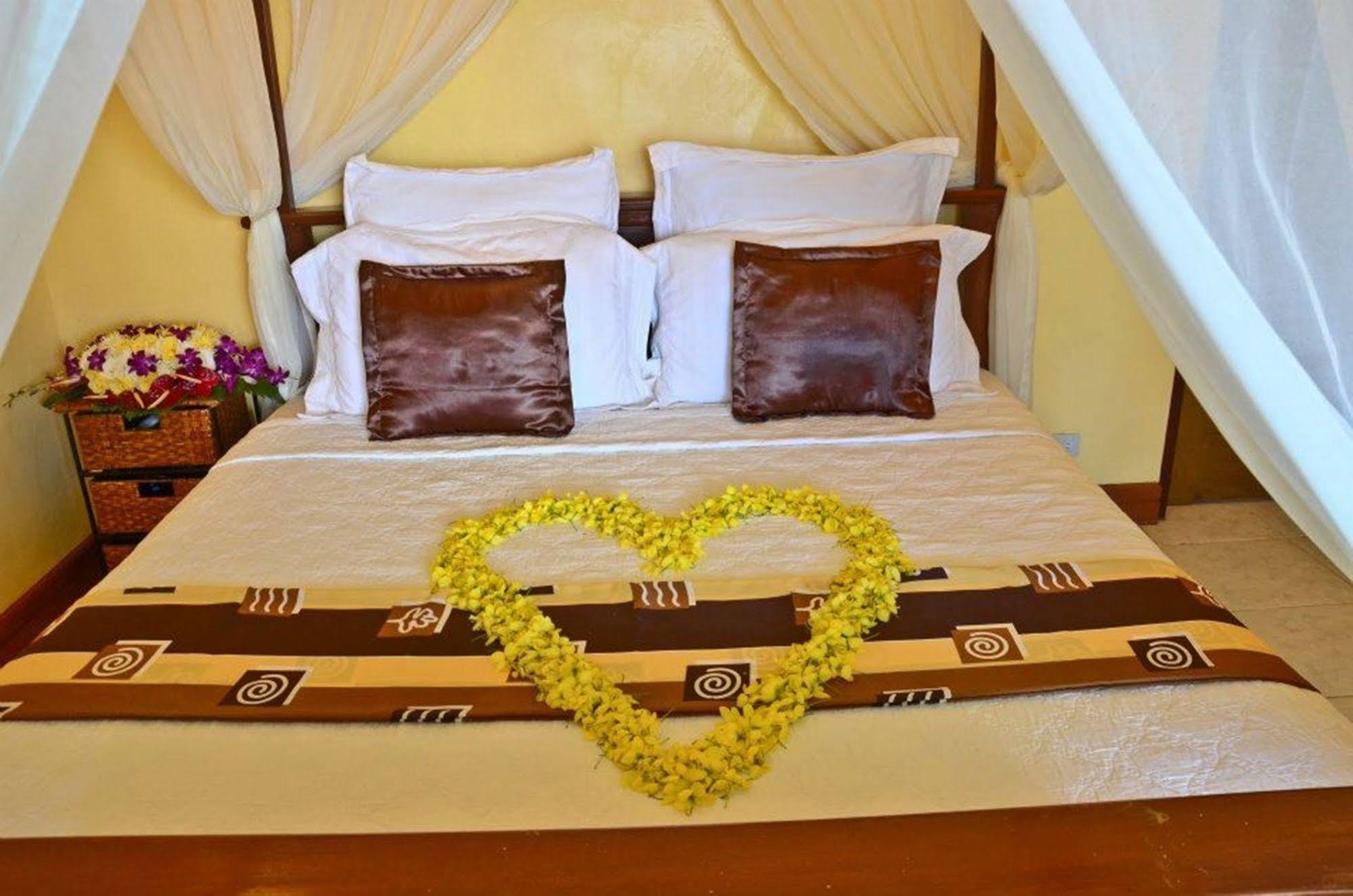 Crystal Paradise Resort Spa & Winery Narra Екстериор снимка
